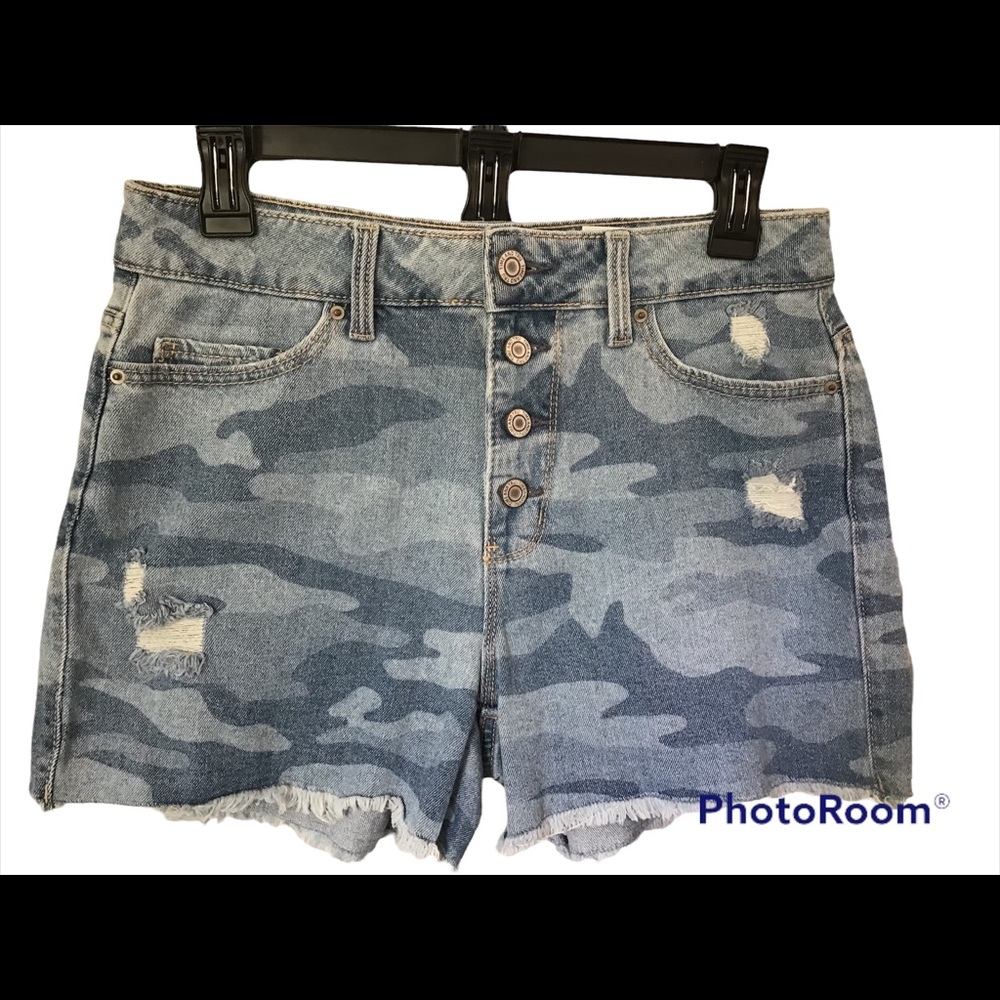 Time & Tru blue camo denim shorts Sz 6 button fly high rise distressed 5 pocket